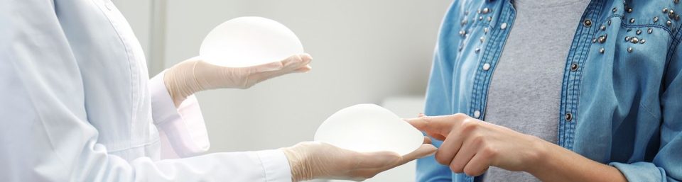 Descubre cuánto cuesta un aumento de pecho en Galicia, qué factores influyen en el precio y cómo elegir con criterio y seguridad.